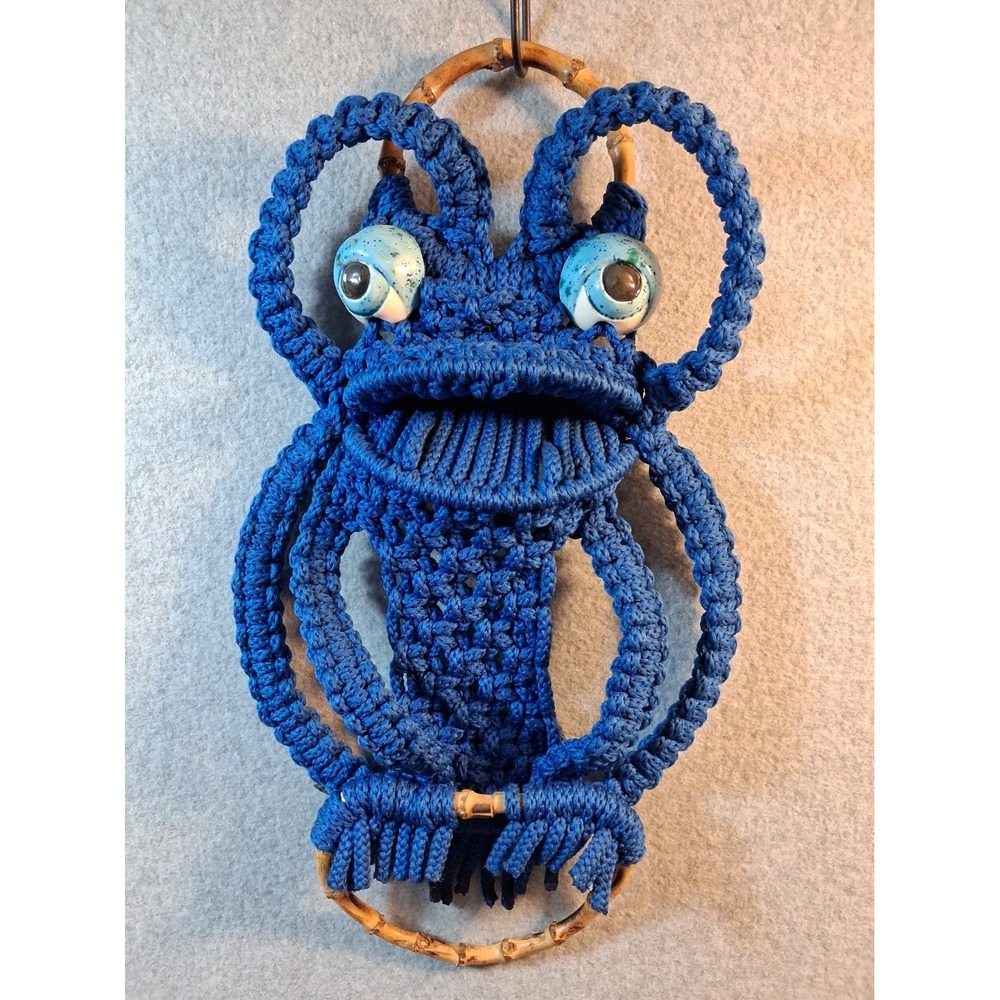 VTG 1970s Frog Macrame Blue Towel Holder Wall Hanging Rack Wood MCM Retro 20"